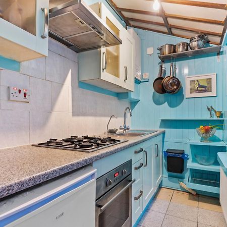 Parea Living - Cosy 1-Bed Artistic Flat At Newington Green ลอนดอน ภายนอก รูปภาพ